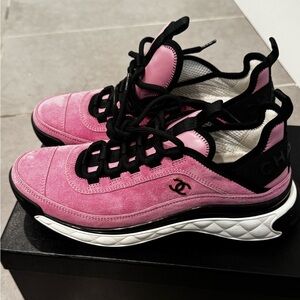 Authentic Chanel 24C Suede CC Sneakers Size 39 New in Box Rare
